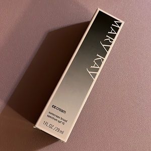 Mary Kay CC Cream Sunscreen Broad Spectrum SPF 15 - Very Deep